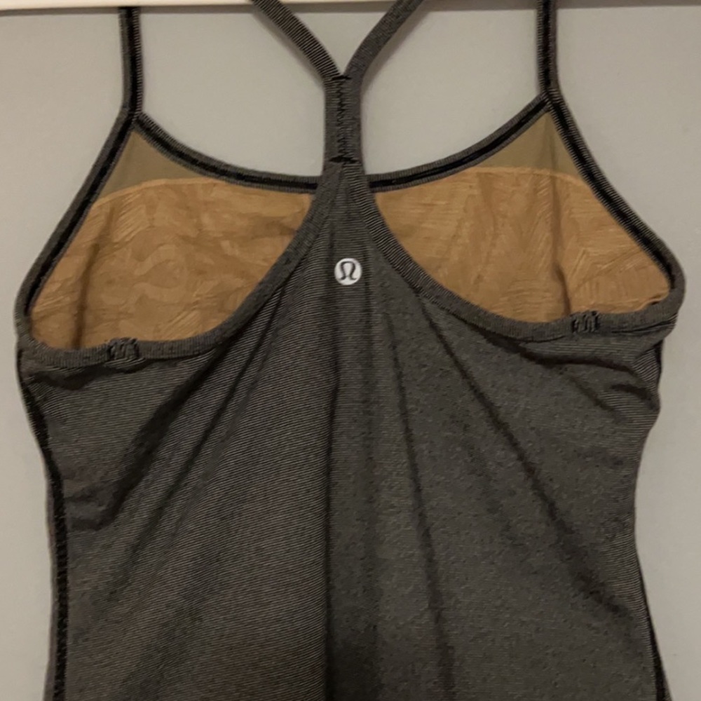 Lululemon tank top with padding